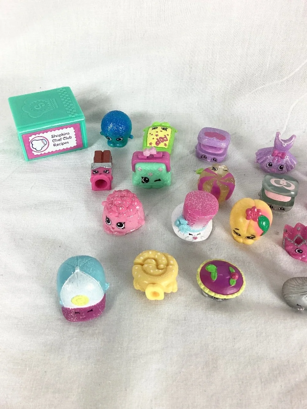Shopkins Figures Toys Lot Of 19 Random Pieces